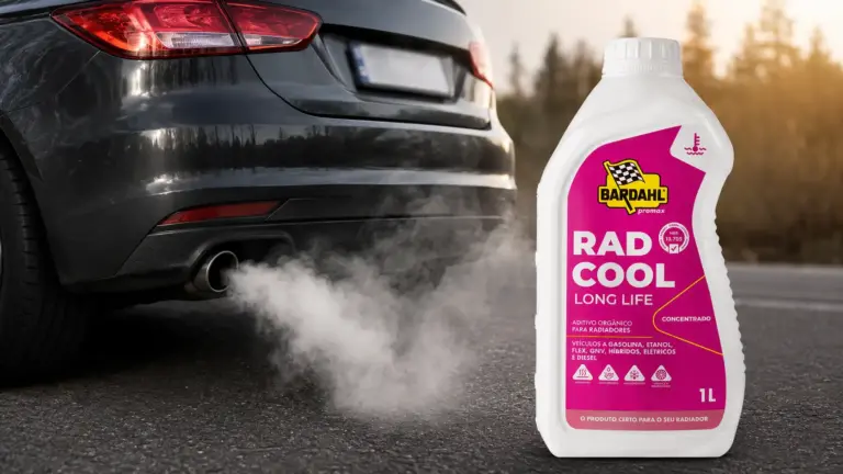 imagem de um carro saindo fumaça branca e ao lado o produto que pode ser utilizado que é o Rad Cool Long Life da Bardahl